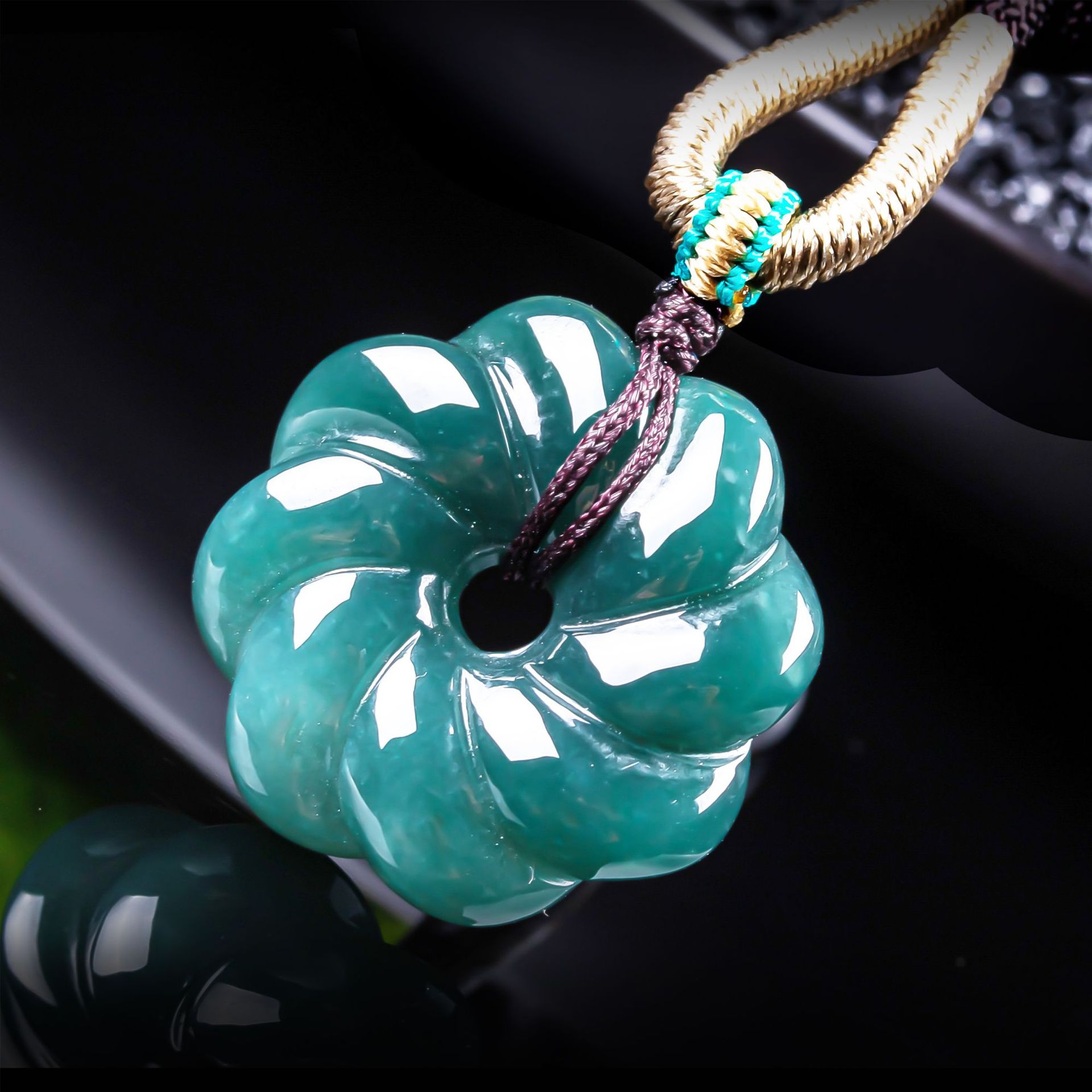 Jewelry & Watches Spółka Z Ograniczoną Odpowiedzialnością Sp Z Oo - 천연 버마산 비취 꽃 모양 펜던트