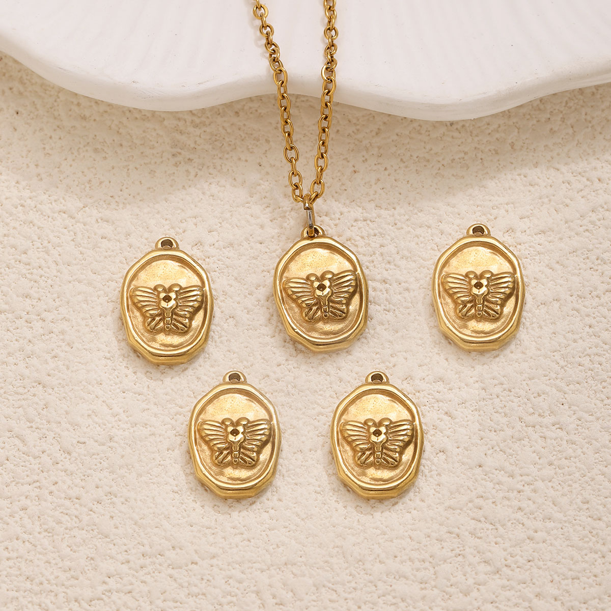6개입 타원형 곤충 나비 펜던트 18k 스테인리스 스틸 - Butterfly Pendant Necklace 리뷰 및 가격