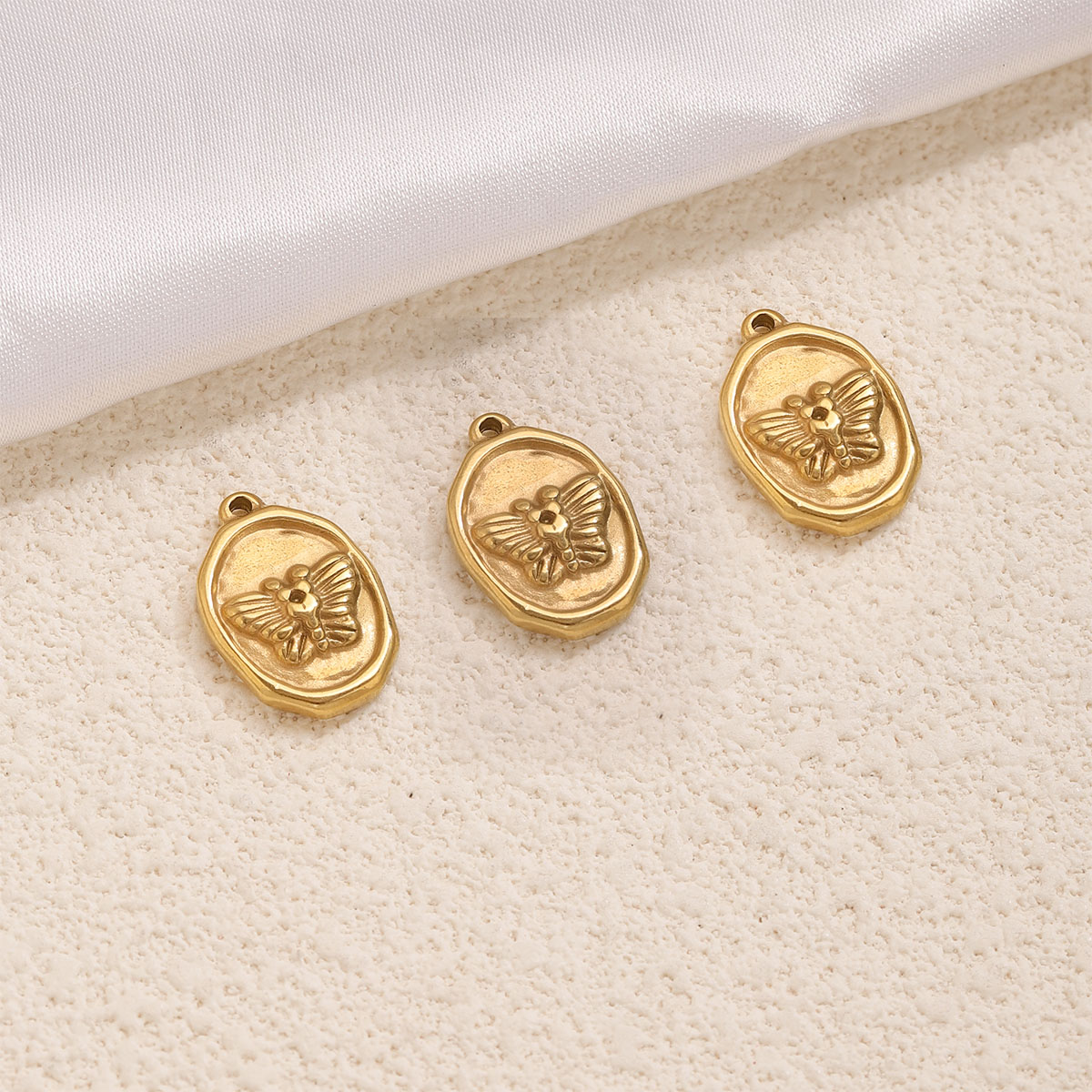 6개입 타원형 곤충 나비 펜던트 18k 스테인리스 스틸 - Butterfly Pendant Necklace 리뷰 및 가격