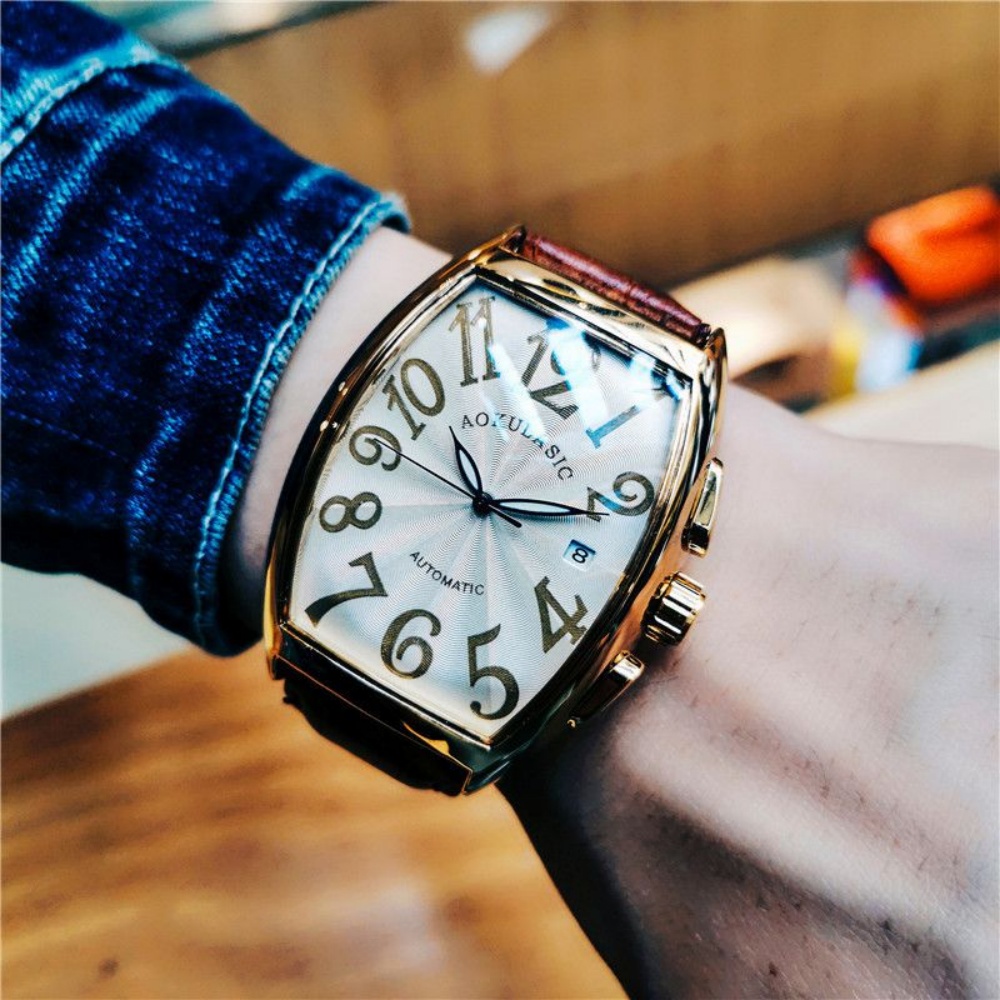 고급스러운 남성용 기계식 시계, 배럴형 스켈레톤 가죽  - Cartier Watch Tank 리뷰 및 가격
